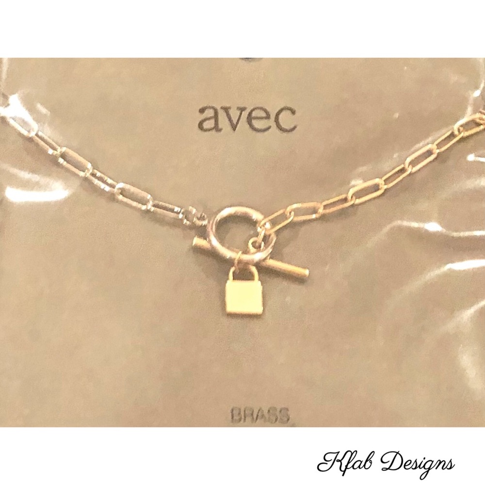 ❤️LAST! Padlock Toggle Two Tone Chain Necklace! - Picture 5 of 6